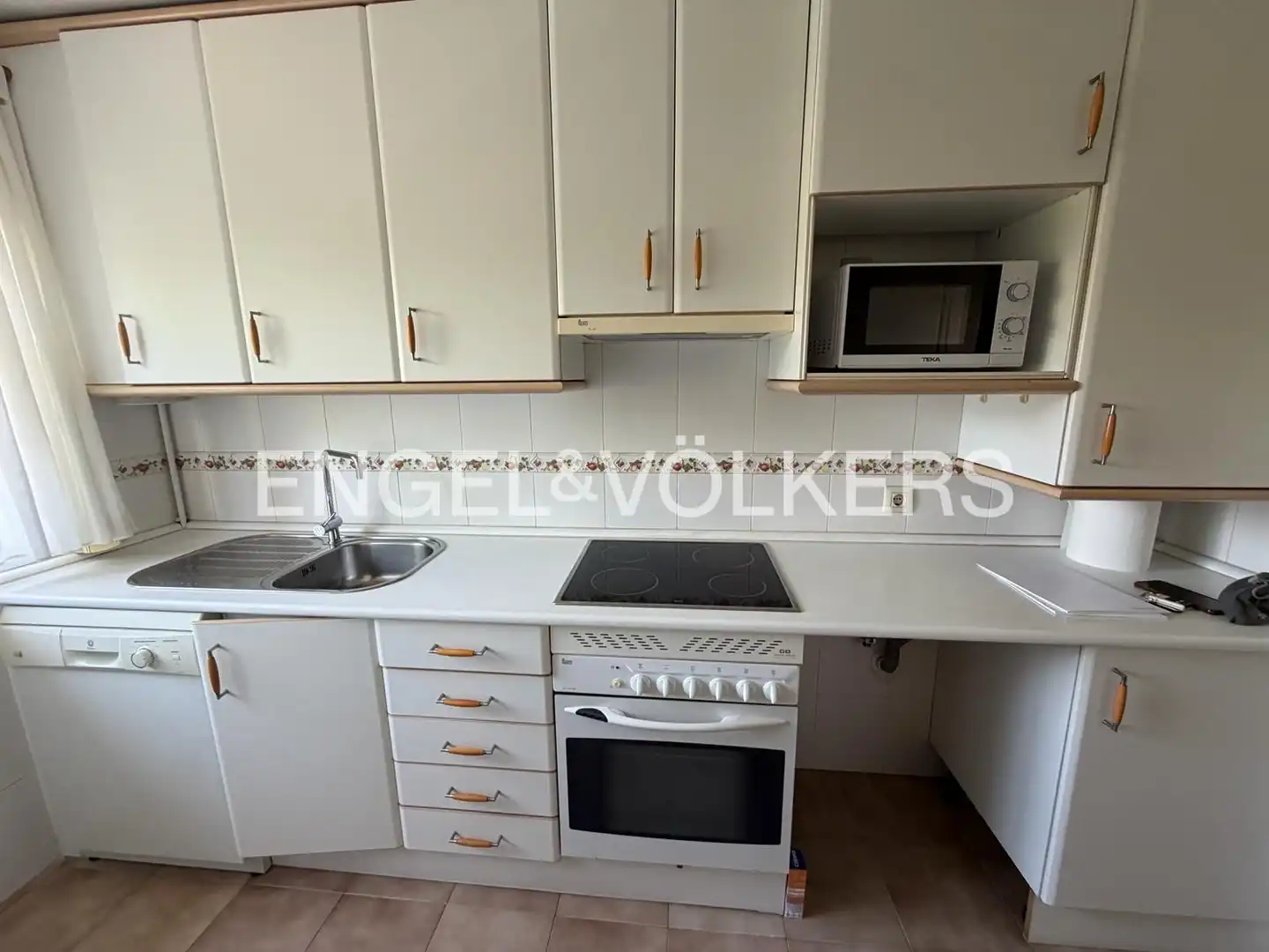 Cuina de Pis de lloguer en Pozuelo de Alarcón amb Aire condicionat, Calefacció i Parquet