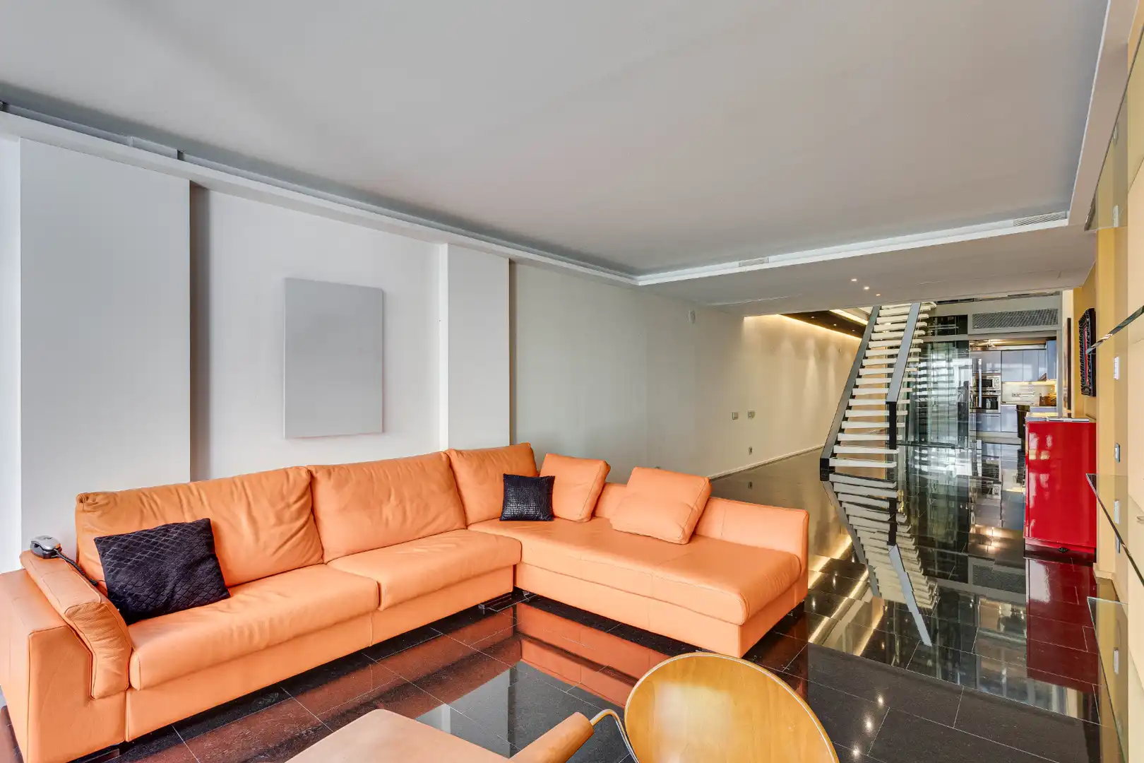 Sala de estar de Casa adosada en venta en Barcelona con Aire acondicionado, Calefacción y Jardín privado