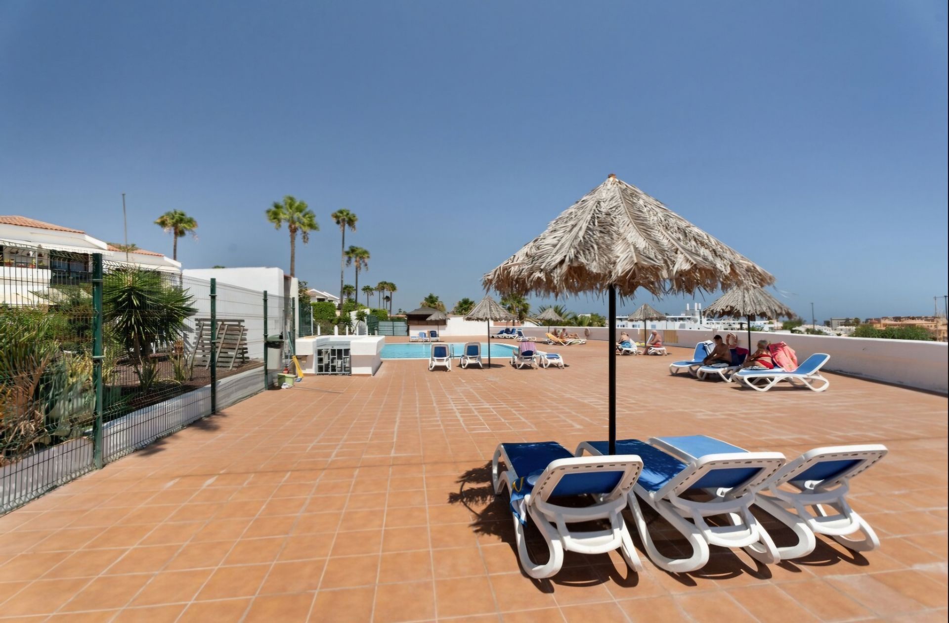 Piscina de Apartament en venda en San Miguel de Abona amb Terrassa, Moblat i Piscina comunitària