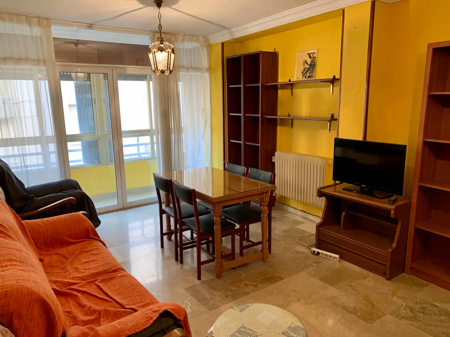 Living room of Flat for rent in  Granada Capital  with Air Conditioner, Heating and Furnished