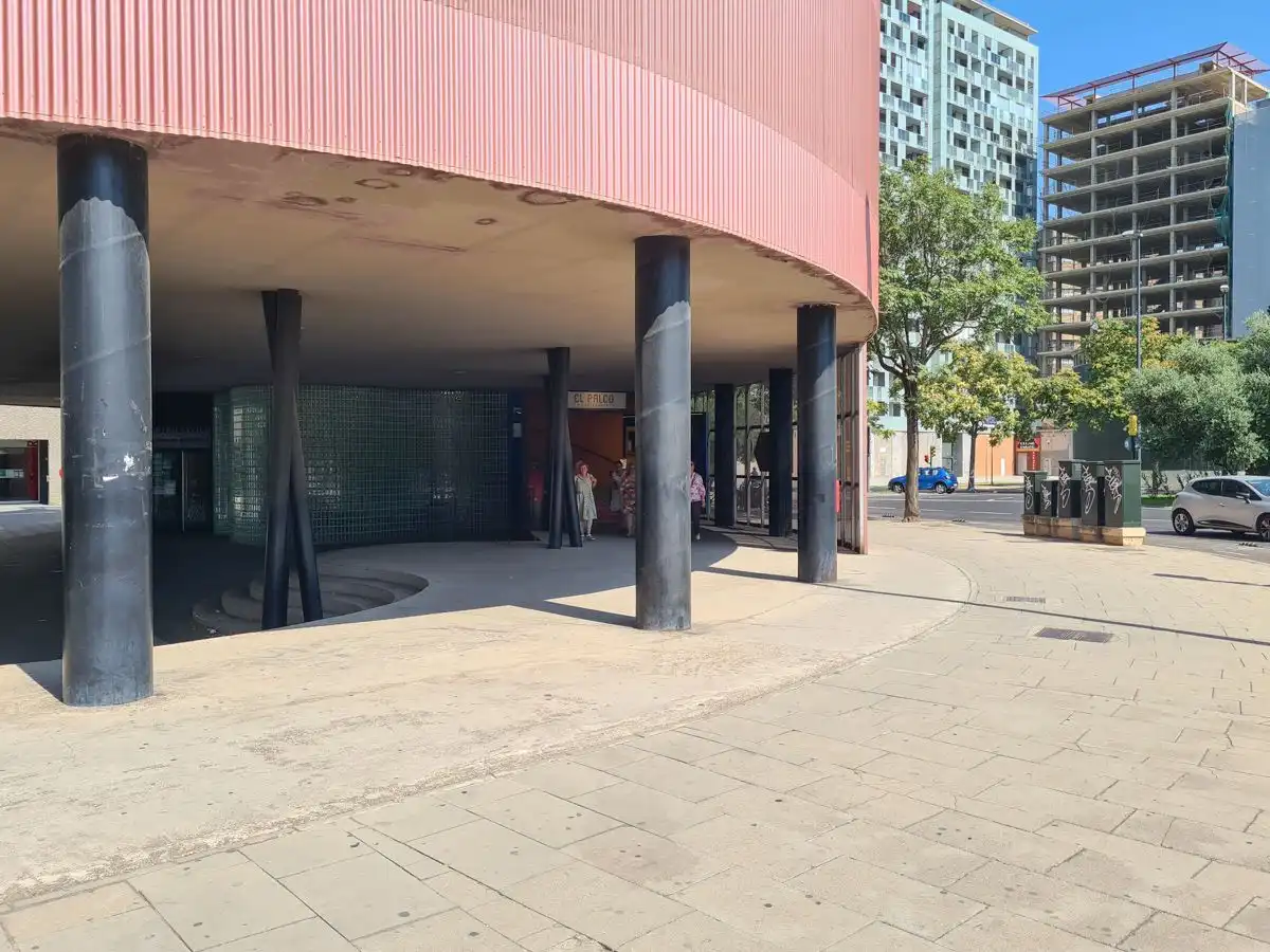 Exterior view of Garage for sale in Zaragoza