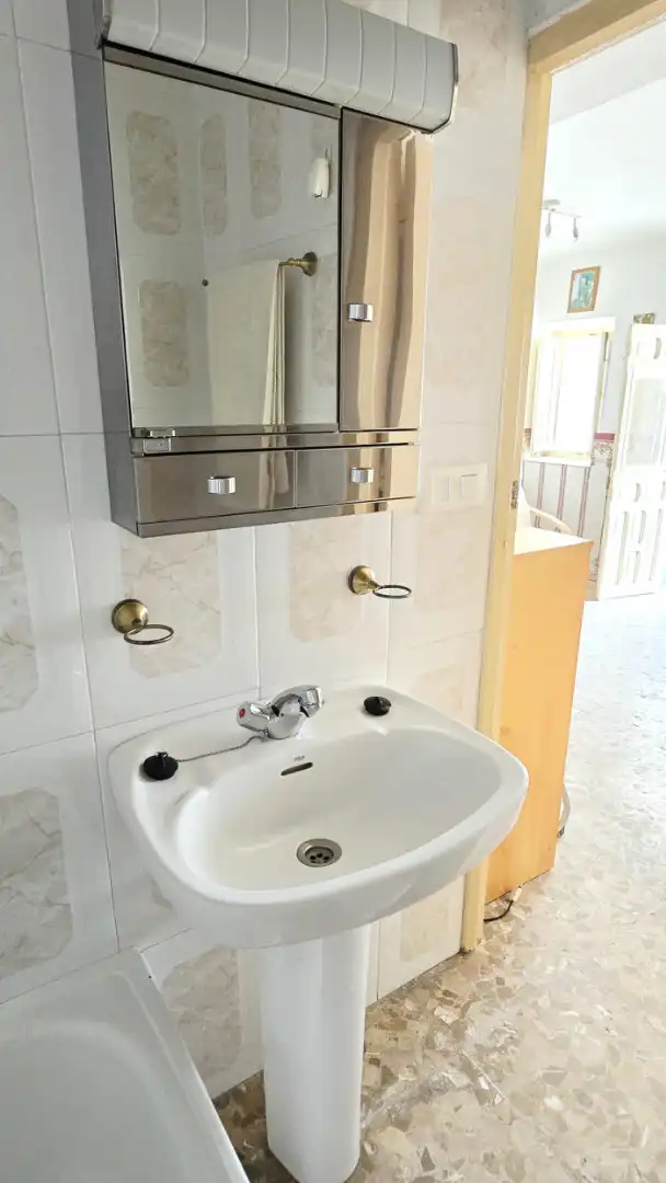 Baño de Casa adosada en venta en Benamargosa con Aire acondicionado, Horno y Balcón