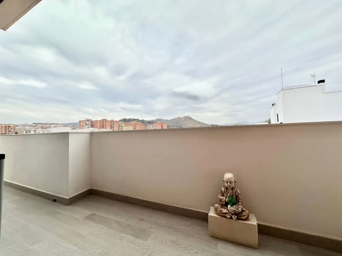 Dormitori de Àtic en venda en Málaga amb Aire condicionat, Terrassa i Alarma