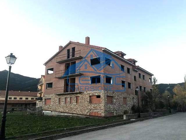 Edificio en Venta en El Soto en Boñar