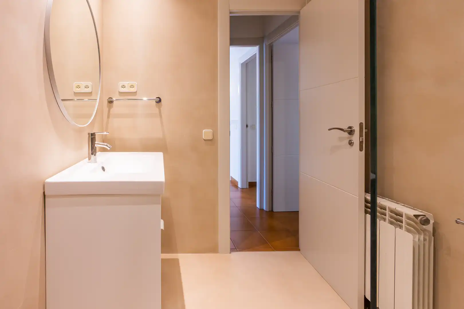 Bathroom of Detached homes for rent in Barcelona  with Air Conditioner, Heating and Terrace
