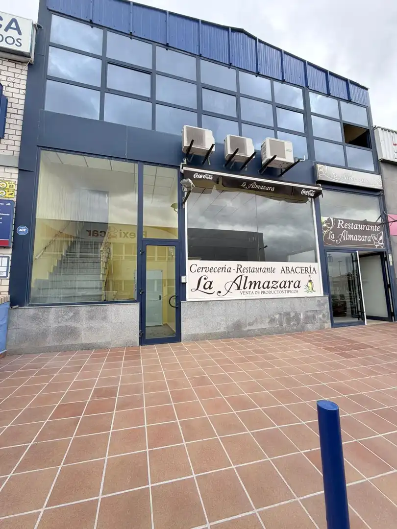 Local en venta en Olías del Rey