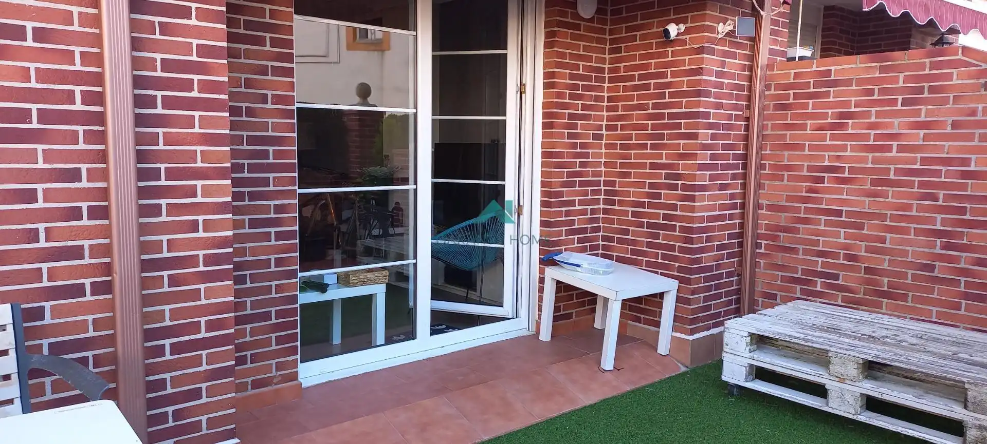 Terrasse von Erdgeschoss zum Verkauf in Santoña mit Heizung und Privatgarten