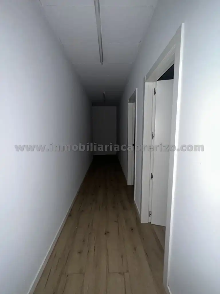 Local comercial de lloguer a Avenida de la Paz, imagen 12