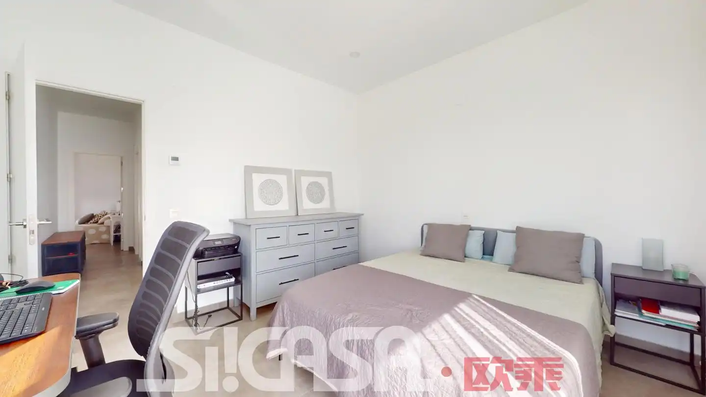 Dormitori de Casa adosada en venda en Torrejón de la Calzada amb Jardí privat, Terrassa i Piscina