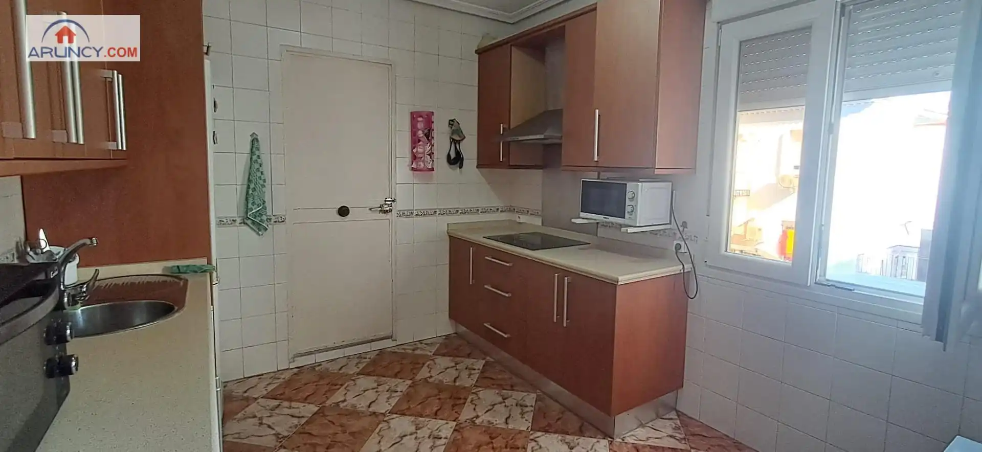 Cuina de Pis en venda en Sevilla amb Aire condicionat, Terrassa i Balcó