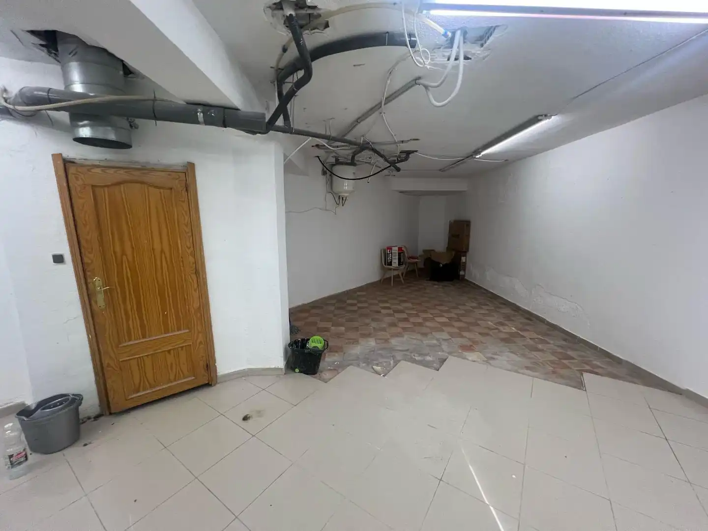 Local comercial en venta en Avenida de la Rosaleda, imagen 2