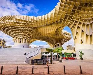 Vista exterior de Pis en venda en  Sevilla Capital amb Aire condicionat i Calefacció