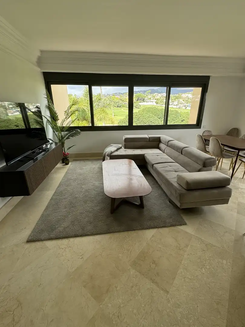 Sala de estar de Apartamento en venta en Marbella con Aire acondicionado, Trastero y Amueblado