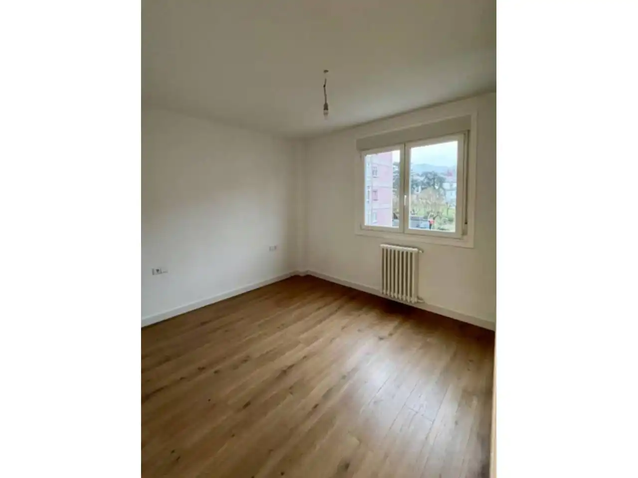 Bedroom of Flat for sale in Ourense Capital   with Heating, Private garden and Parquet flooring