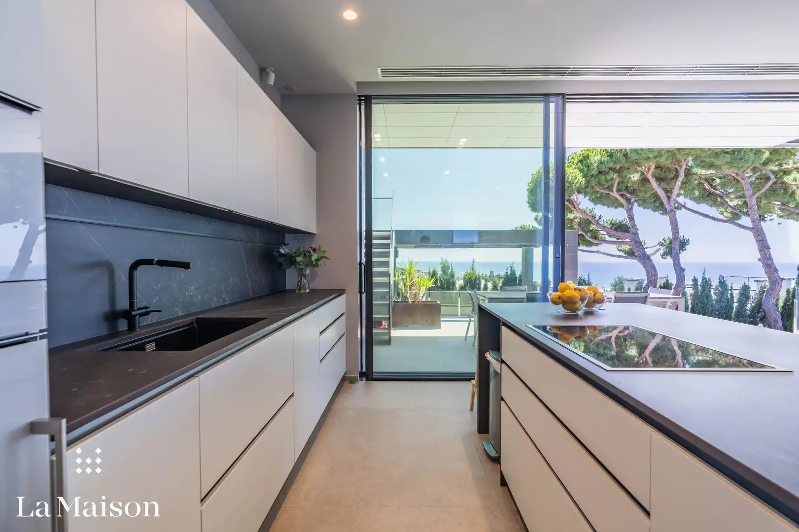Cocina de Casa o chalet en venta en Caldes d'Estrac con Aire acondicionado, Calefacción y Jardín privado
