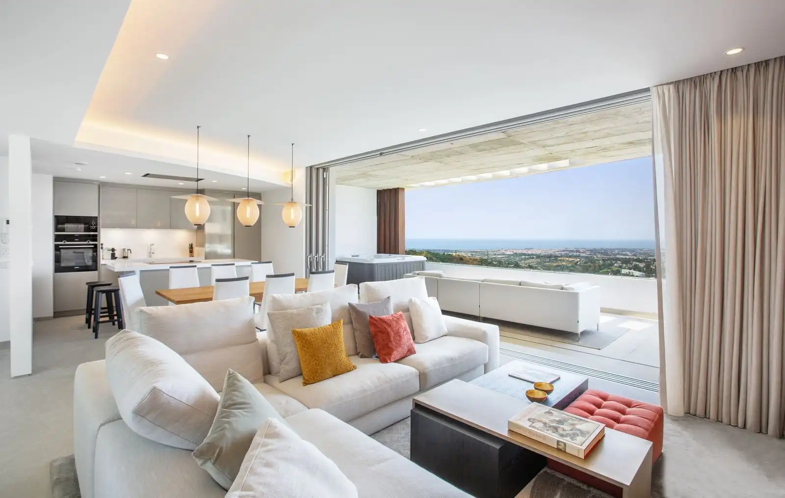 Penthouse with pool for sale in La Quinta