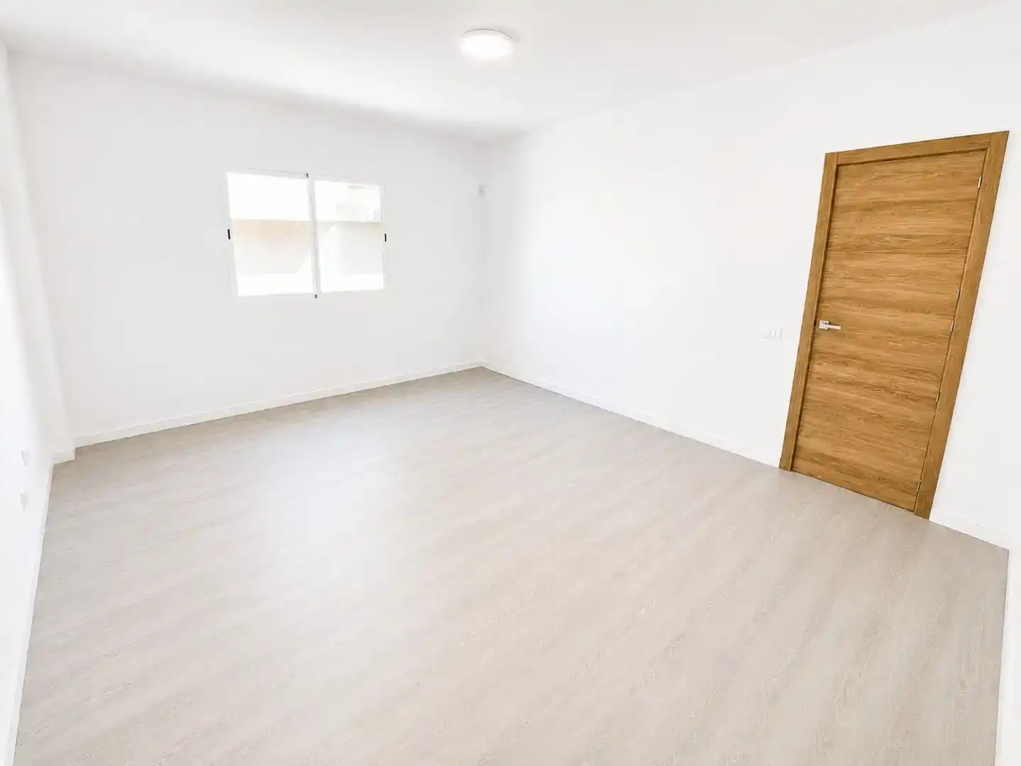 Habitación de Piso en venta en Ingenio con Balcón