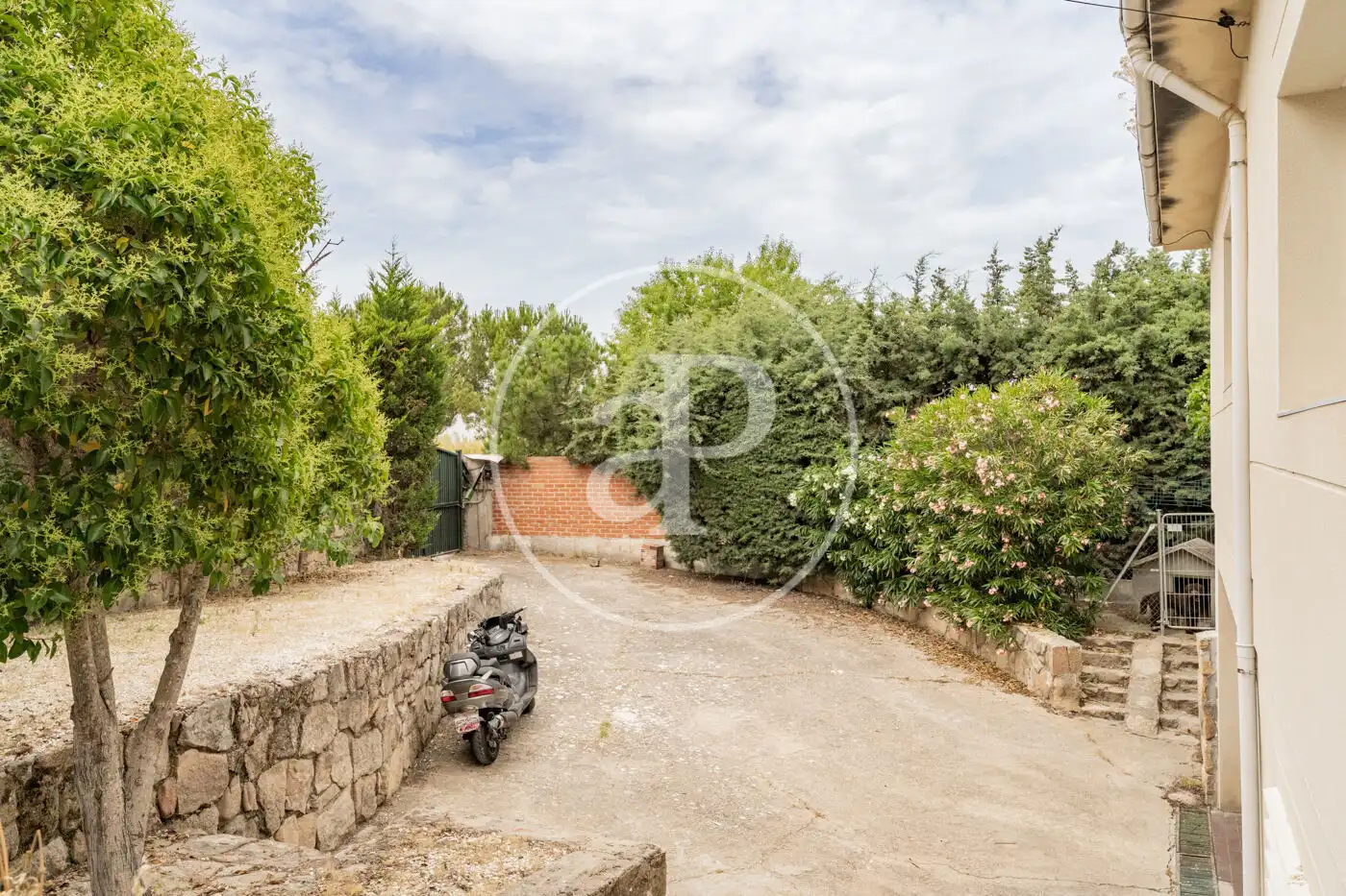 Jardí de Casa o xalet en venda en Boadilla del Monte amb Calefacció, Jardí privat i Traster