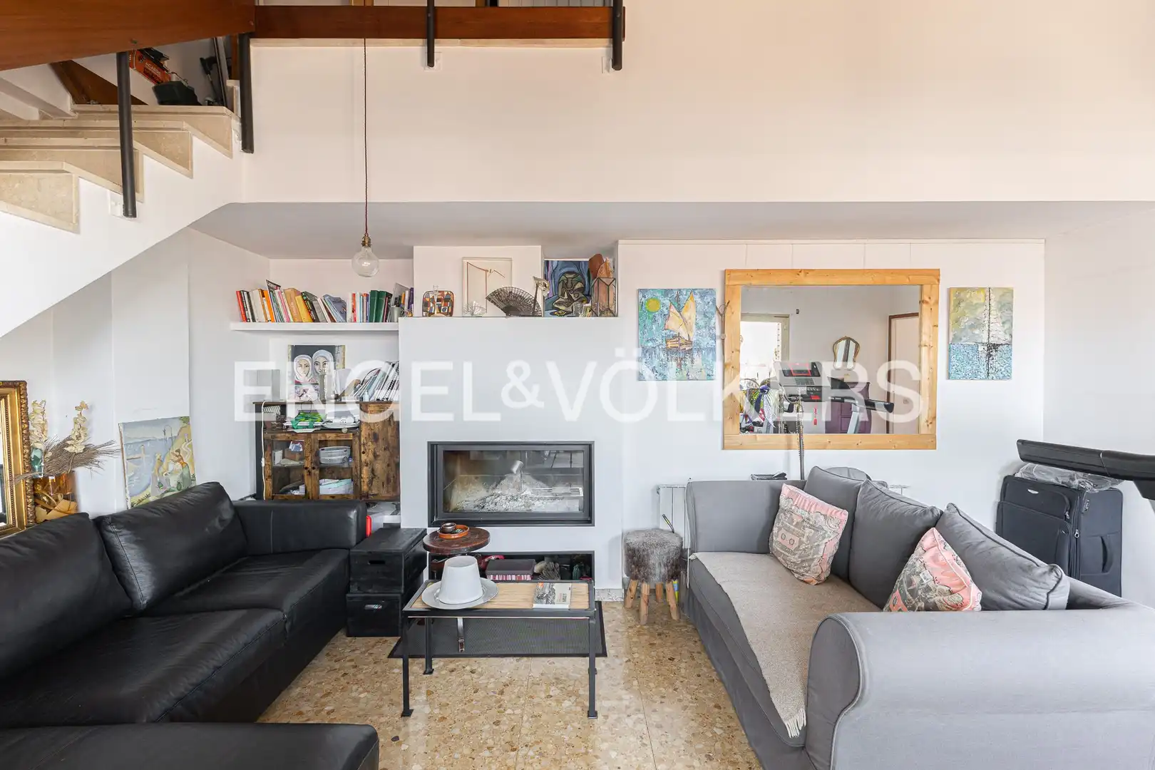 Sala d'estar de Dúplex en venda en Barcelona amb Calefacció i Terrassa