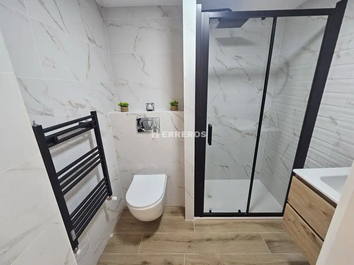 Flat with terrace for sale in gonzalo de berceo, imagen 16