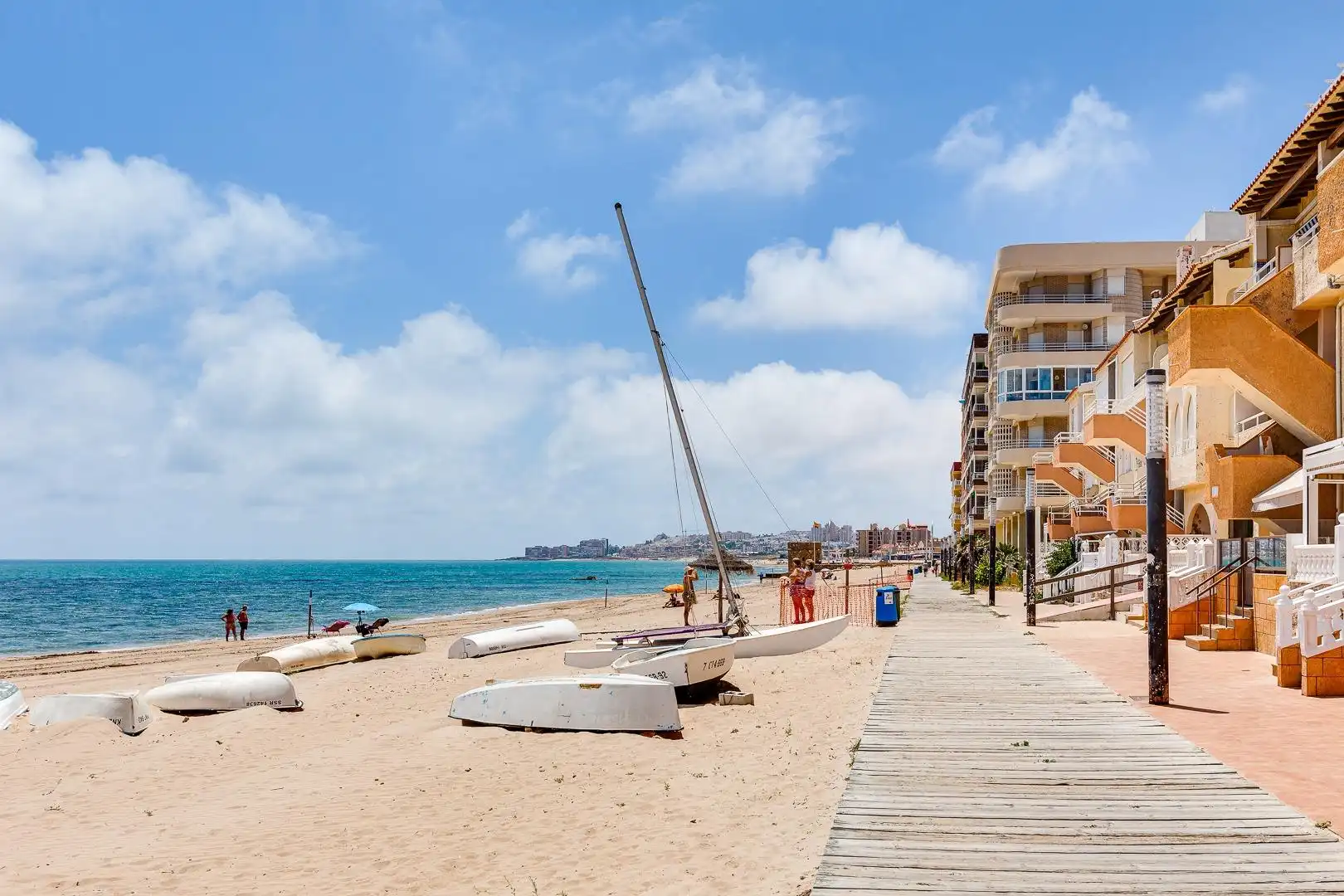 Vista exterior de Apartamento en venta en Torrevieja con Terraza y Amueblado