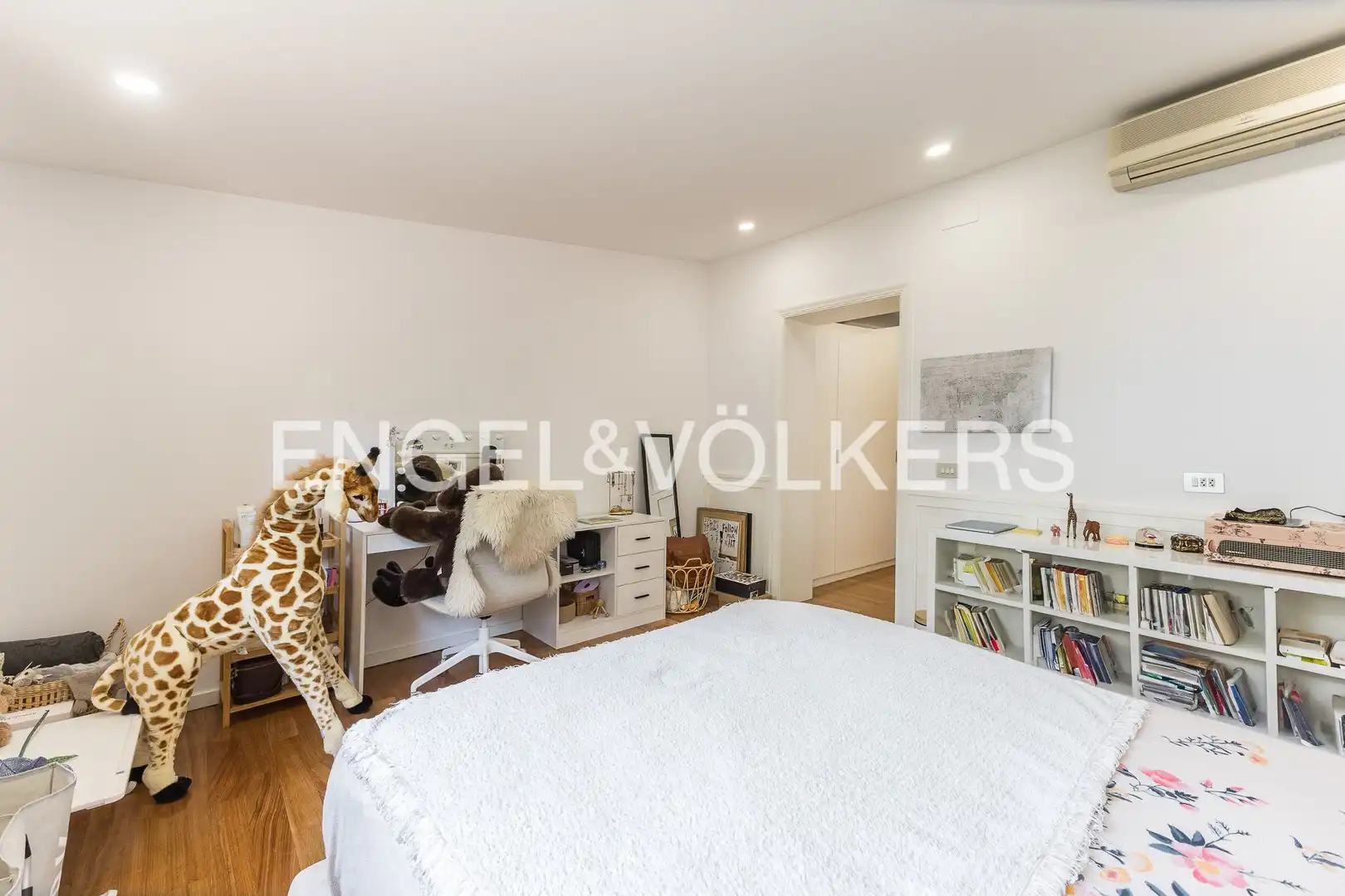 Habitación de Casa o chalet en venta en Barcelona con Aire acondicionado, Calefacción y Jardín privado