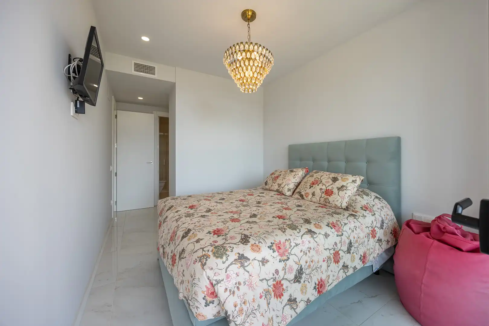 Habitación de Apartamento en venta en Benidorm con Trastero, Piscina y Amueblado