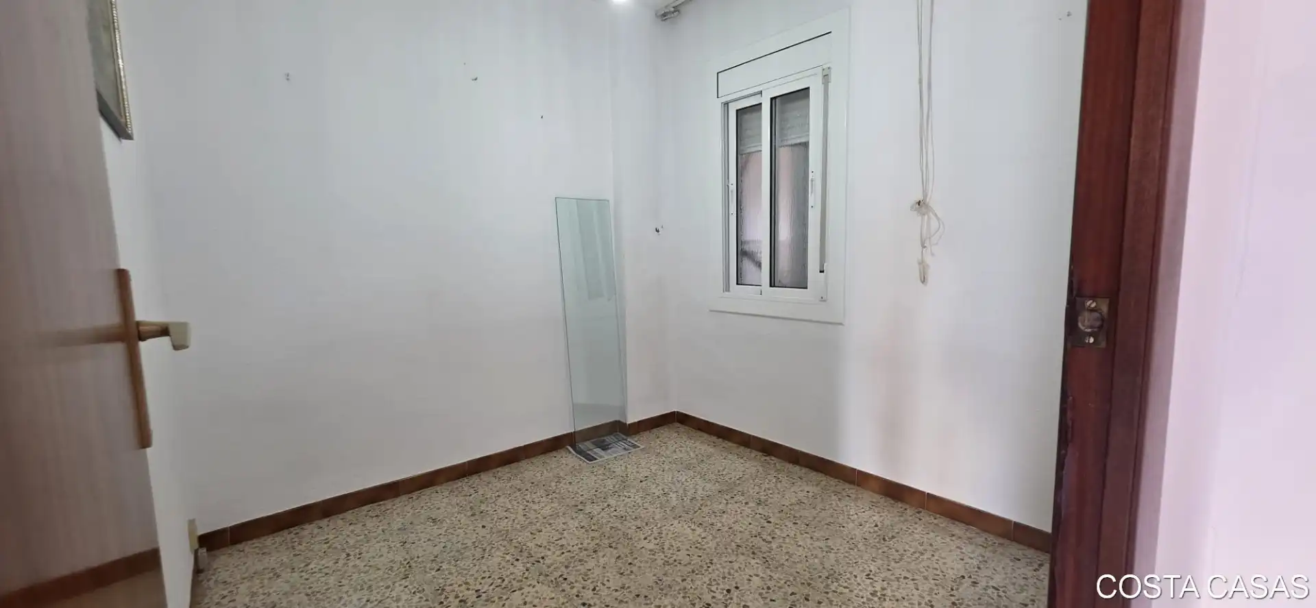 Piso en venta en L'Hospitalet de Llobregat con Balcón