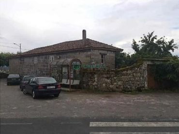 Casa amb jardí en venda a Amoeiro