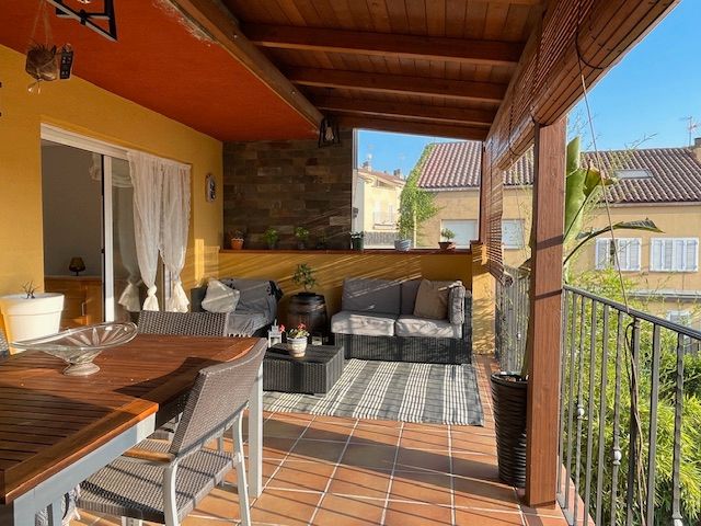 Terraza de Casa adosada en venta en Viladecavalls con Calefacción, Parquet y Terraza