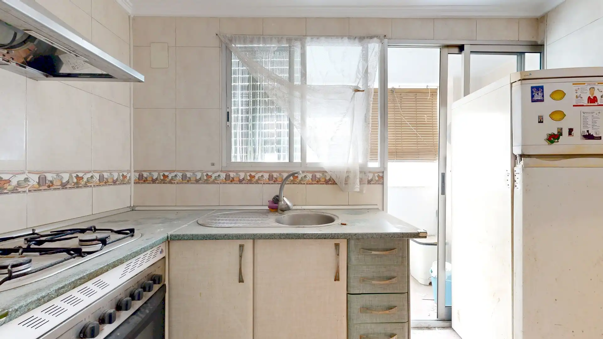 Cocina de Piso en venta en Paterna con Balcón