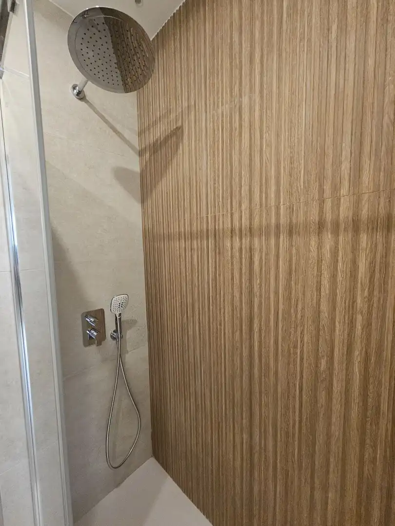 Baño de Piso de alquiler en Madrid con Aire acondicionado y Calefacción