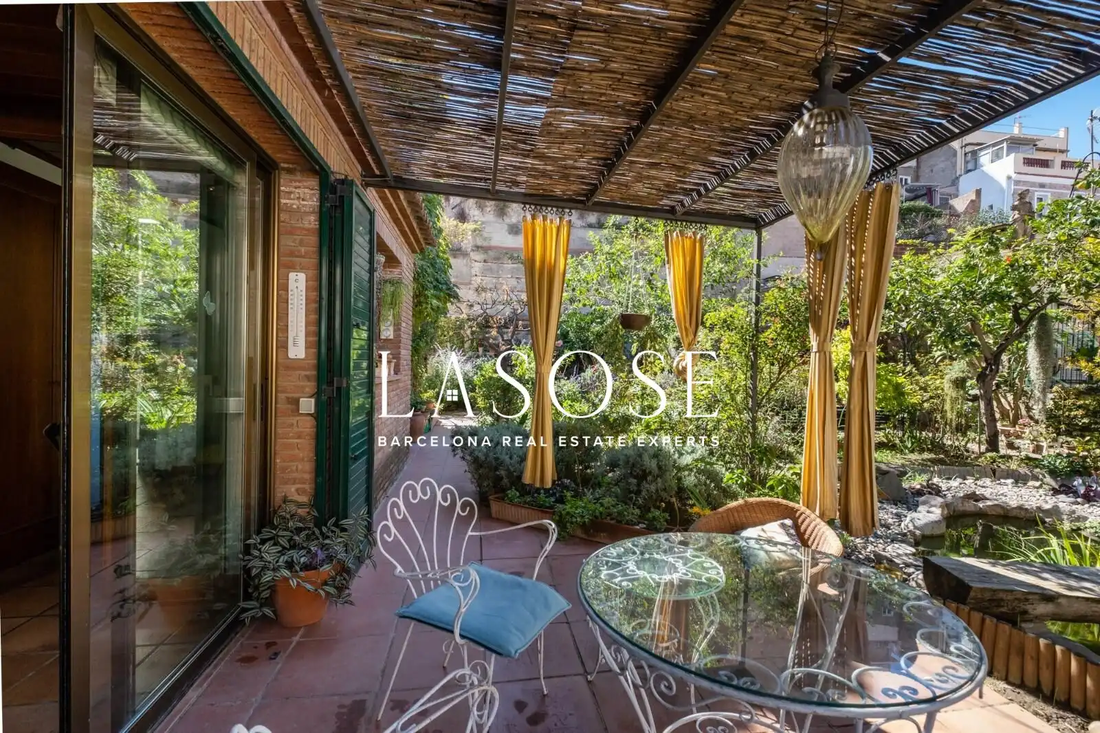 Terraza de Casa o chalet de alquiler en  Barcelona Capital con Jardín privado, Trastero y Amueblado