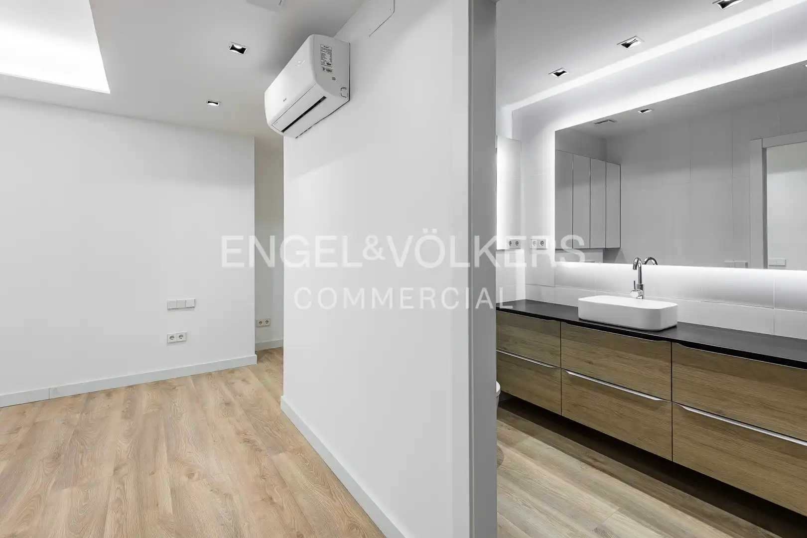 Büro zum Verkauf in Barcelona mit Klimaanlage