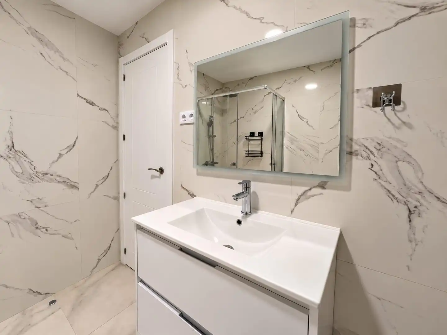 Badezimmer von Wohnung zum Verkauf in Madrid mit Klimaanlage, Heizung und Terrasse