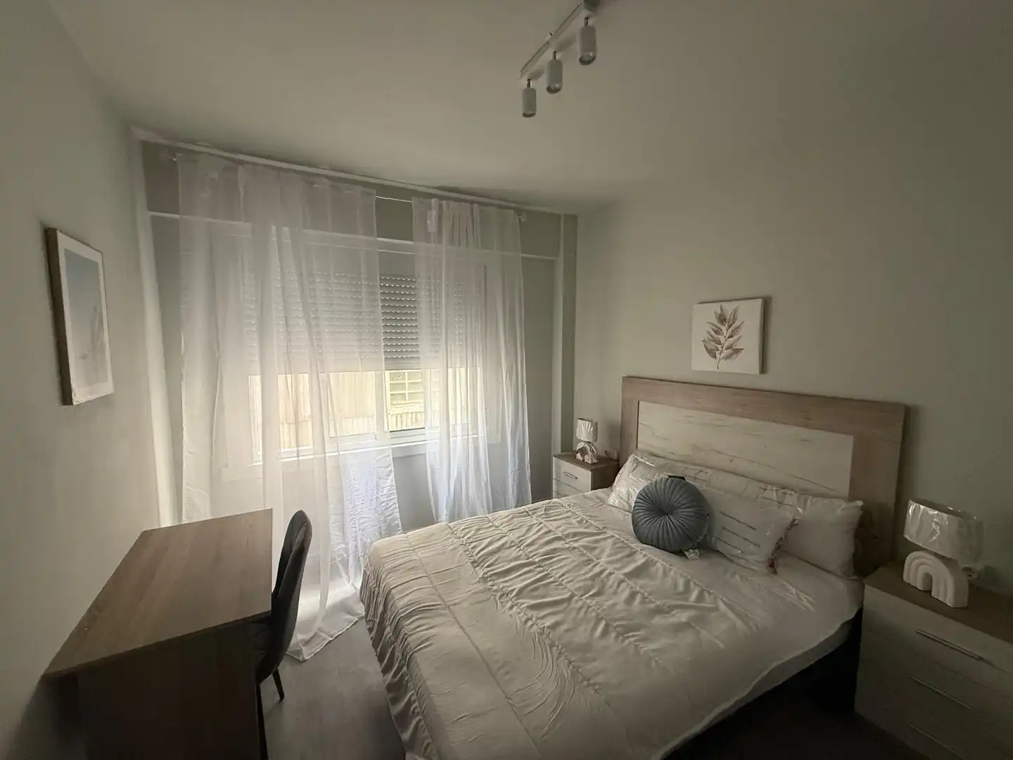 Bedroom of Flat for rent in A Coruña Capital   with Furnished, Oven and Washing machine