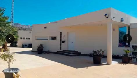 Foto 2 de Casa adosada en venta en Jijona / Xixona, Alicante