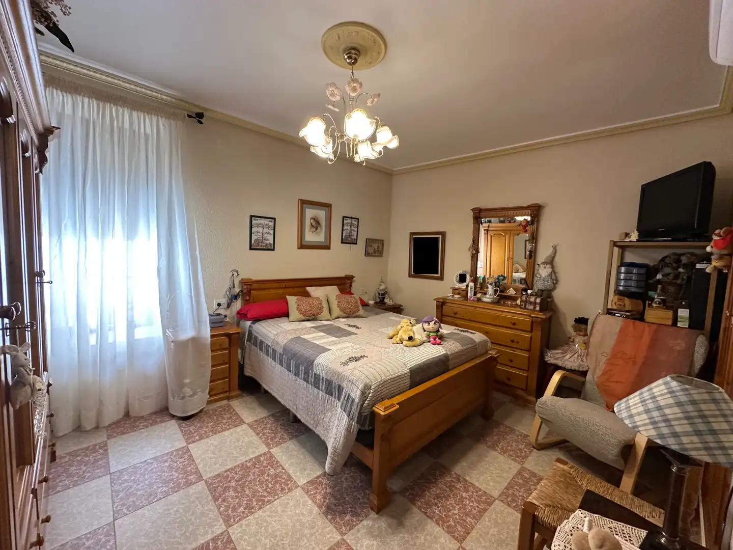 Dormitori de Casa o xalet en venda en Úbeda amb Aire condicionat i Terrassa