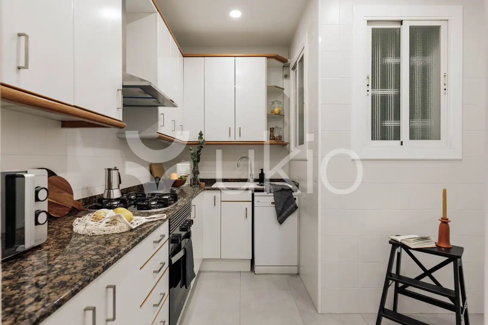 Cocina de Apartamento de alquiler en Barcelona con Aire acondicionado, Calefacción y Amueblado