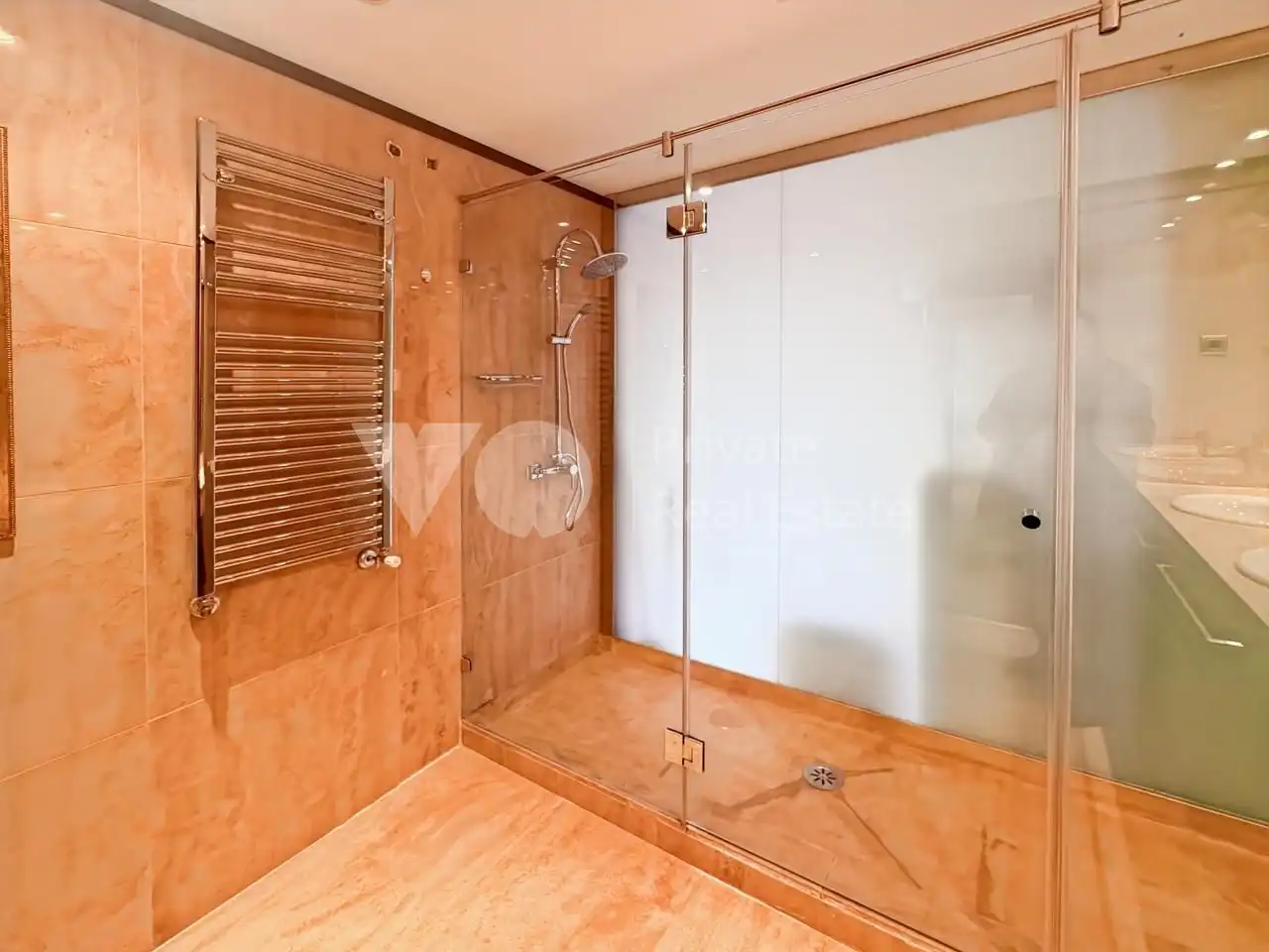 Bathroom of Ground floor for rent in Majadahonda  with Air Conditioner, Heating and Terrace