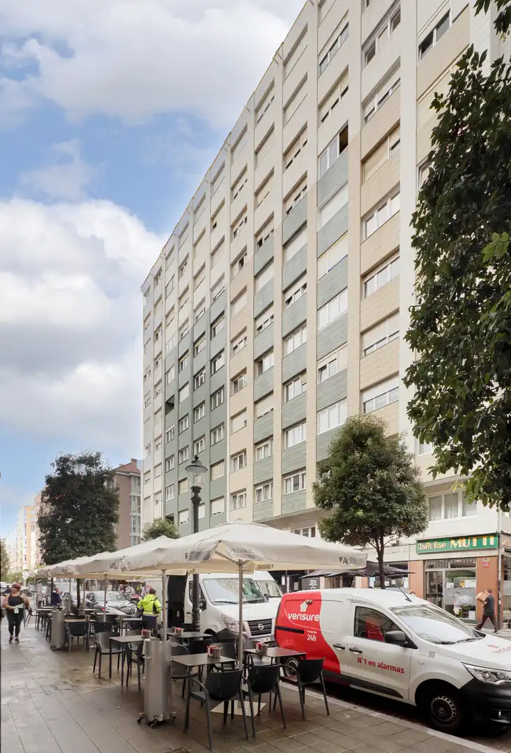 Vista exterior de Piso en venta en Gijón 