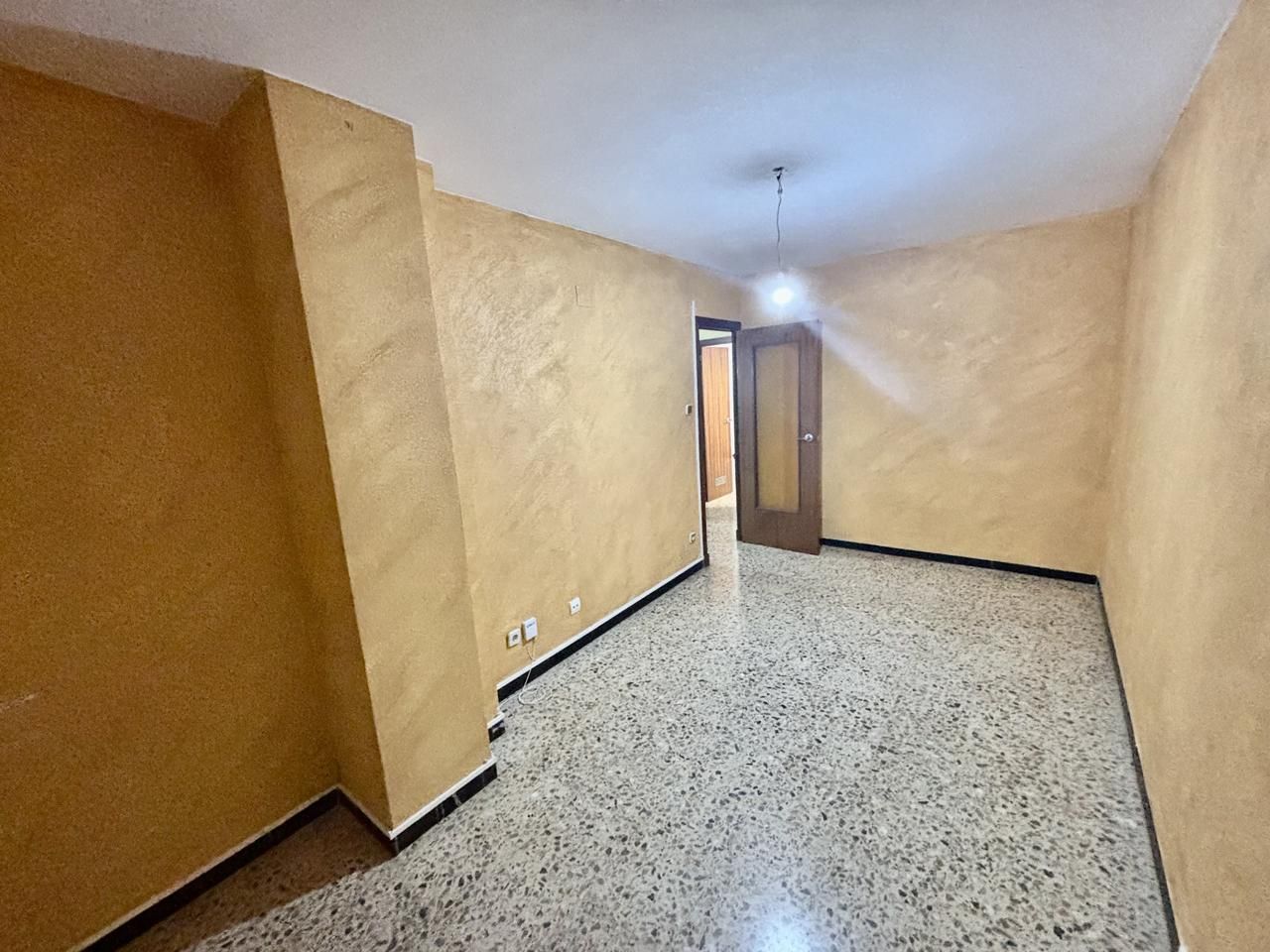 Flat for sale in  Zaragoza Capital  with Heating