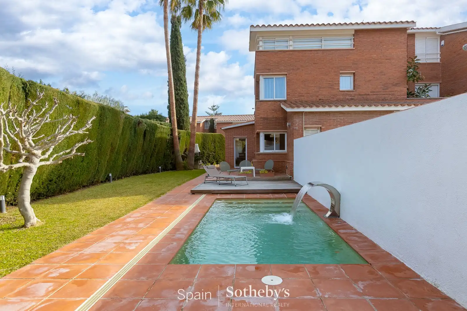 Casa aparellada amb piscina en venda a Carrer dels Oms, imagen 3