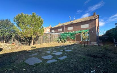 Jardí de Casa adosada en venda en Quer