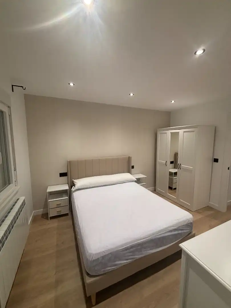 Schlafzimmer von Wohnung zur Miete in Salamanca mit Heizung, Möbliert und Ofen