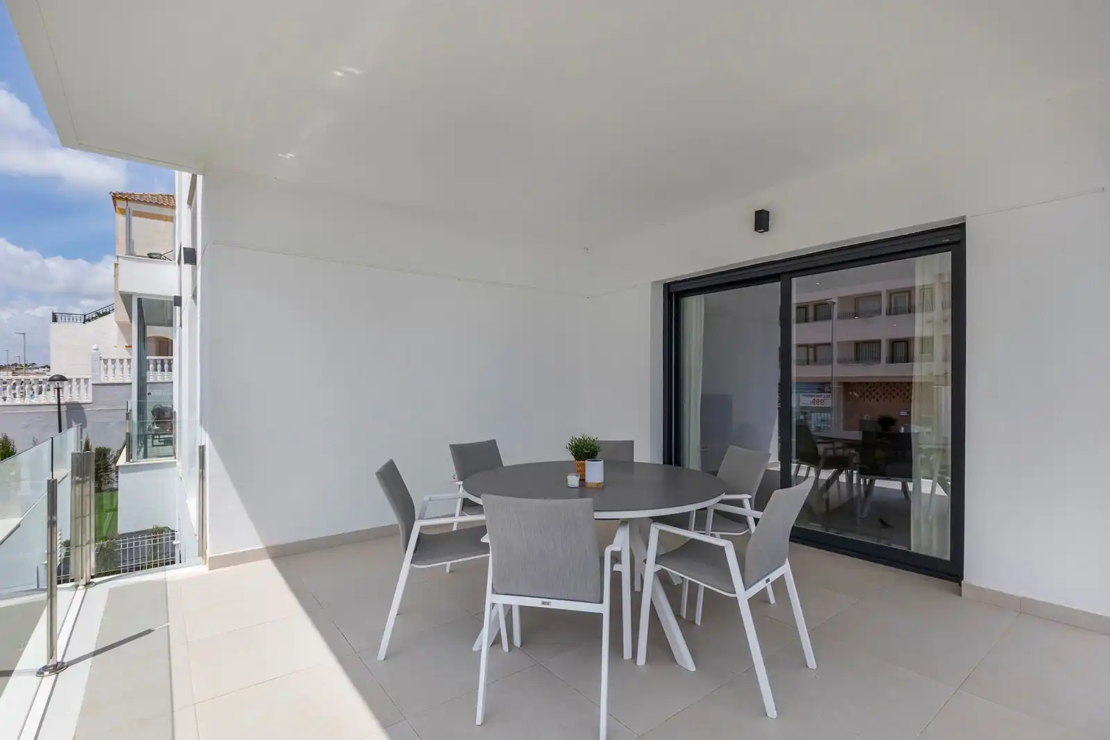 Terrasse von Erdgeschoss zum Verkauf in Orihuela mit Klimaanlage, Terrasse und Möbliert