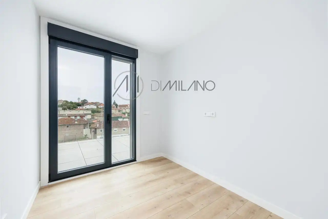 Habitación de Ático en venta en Vigo  con Calefacción, Terraza y Piscina