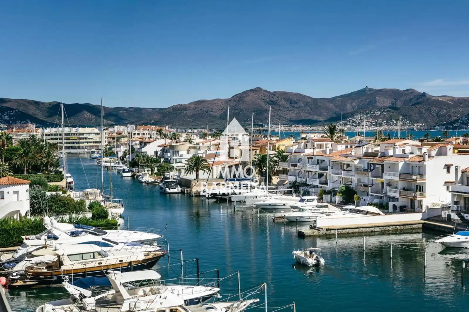 Flat for sale in Empuriabrava  with Air Conditioner, Heating and Terrace