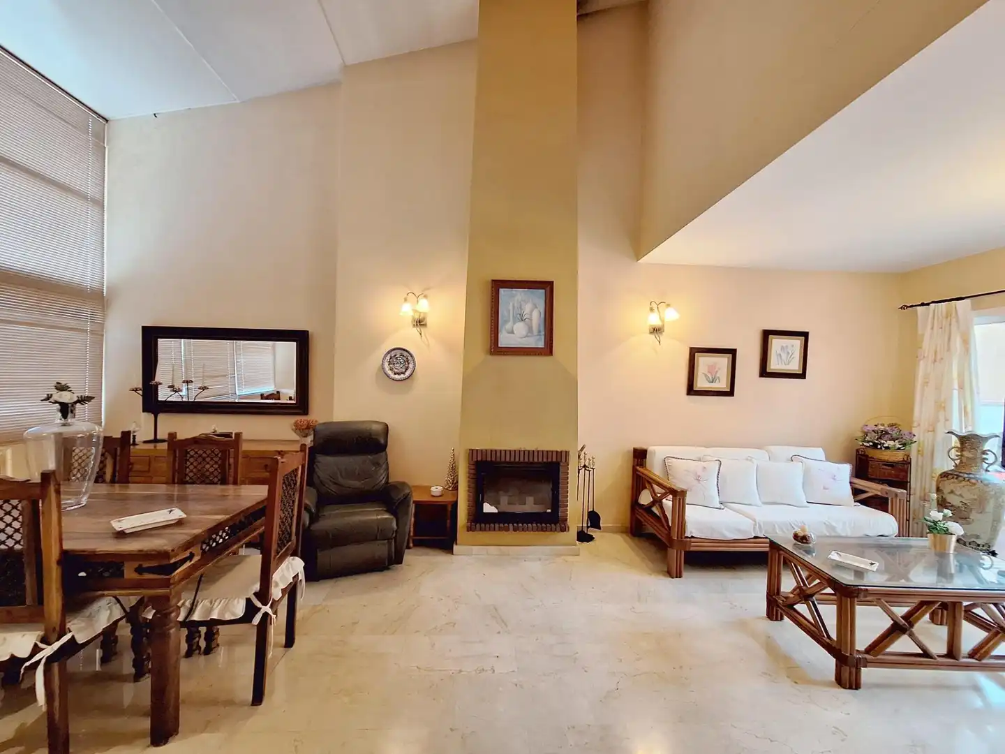 Living room of Houses for sale in La Nucia  with Air Conditioner, Heating and Private garden