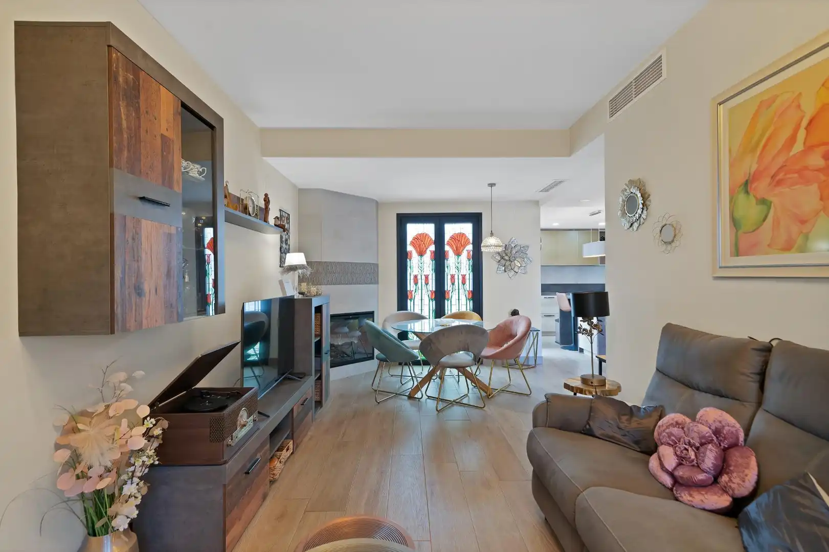 Sala d'estar de Casa adosada en venda en Fuengirola amb Aire condicionat, Calefacció i Jardí privat
